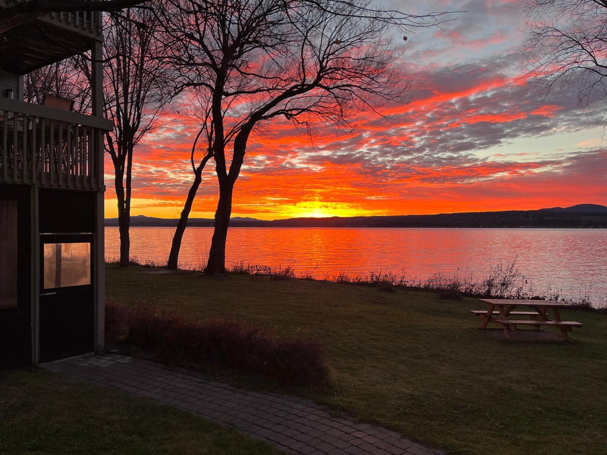 Condos Memphremagog Luaran gambar