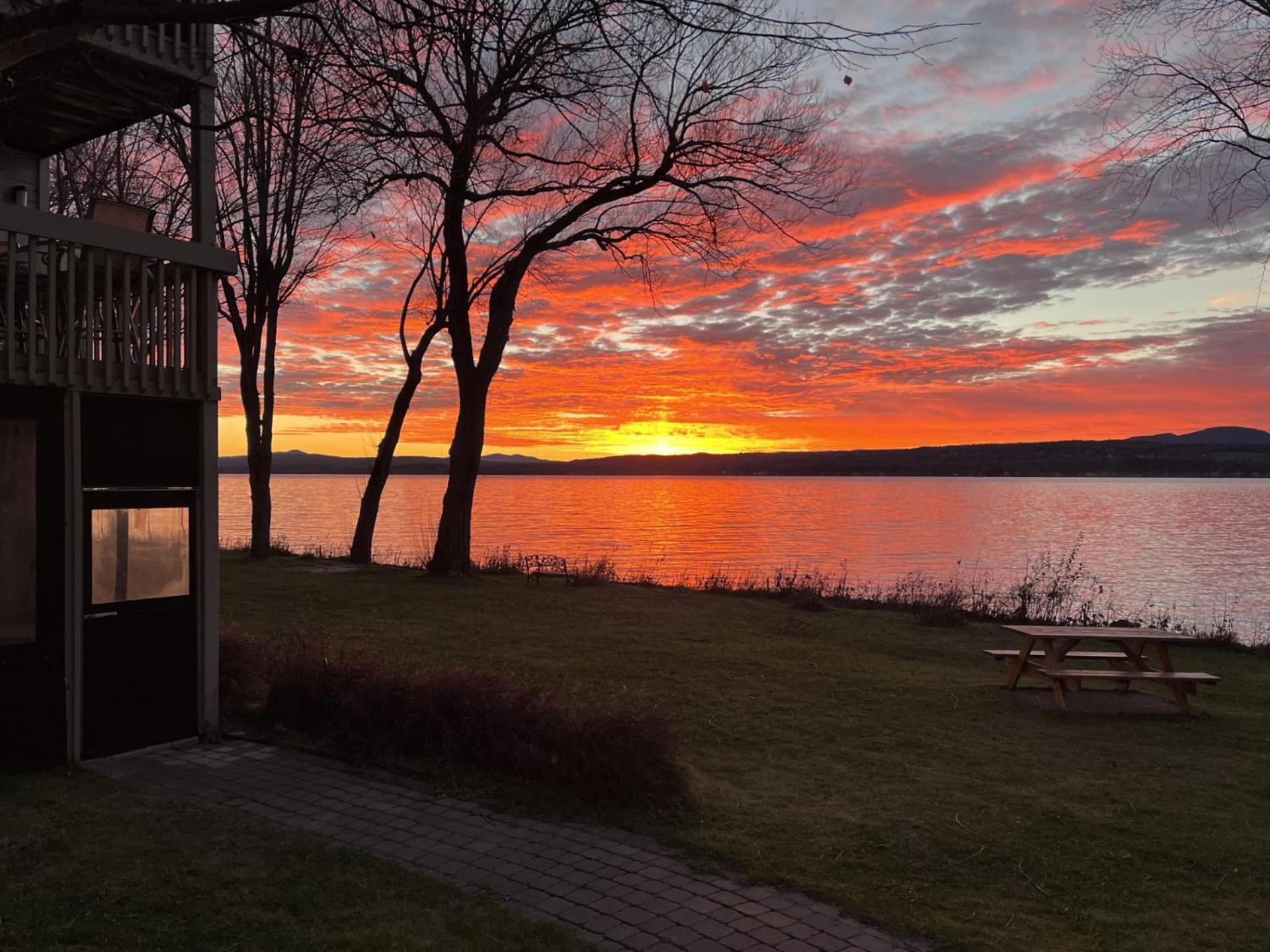 Condos Memphremagog Luaran gambar